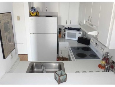 Mirador 1035 unit 302, Miami Beach, FL 33139 - photo 7