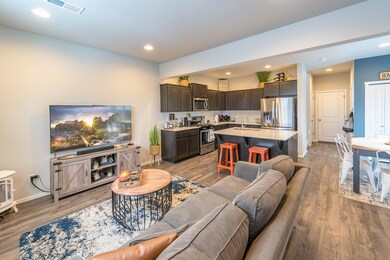 20561 SE Evian Ave (14 of 33)