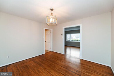 9205 Kristin Ln, Fairfax, VA 22032 - photo 7