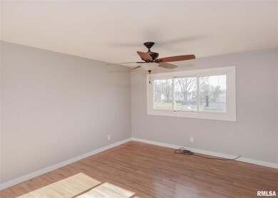769 W 46th St, Davenport, IA 52806 - photo 5