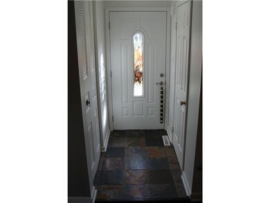Entry/Foyer.