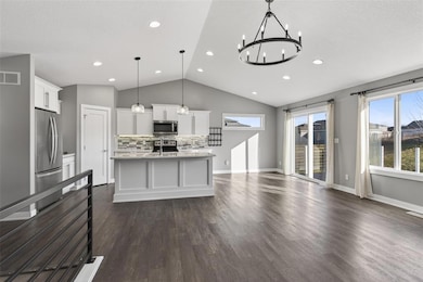 2609 E 48th St, Des Moines, IA 50317 - photo 3