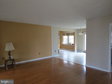 17326 Tamarack Dr, Williamsport, MD 21795 - photo 5