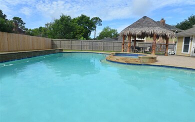 1105 Middlecreek St, Friendswood, TX 77546 - photo 2