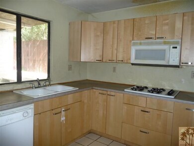 69464 Ashley Ct, Cathedral City, CA 92234 - photo 2