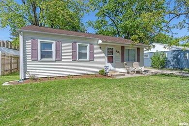 202 Welch Dr, Lincoln, IL 62656 - photo 4