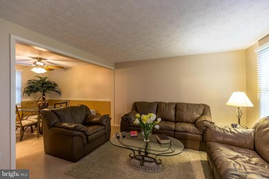 16140 Olmstead Ln, Woodbridge, VA 22191 - photo 2