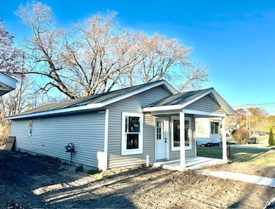 287 E Walton Ave, Muskegon, MI 49442 - photo 4