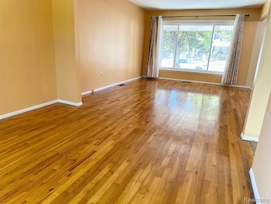 24888 Apple Crest Dr, Novi, MI 48375 - photo 7