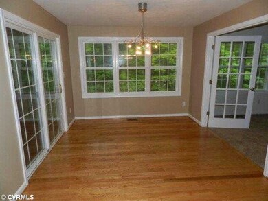 Breakfast Nook - Spacious breakfast nook with acce