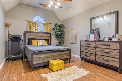 5661 Lancaster Dr-S-Primary Bedroom