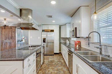 1815 Chantilly Ln, Houston, TX 77018 - photo 6