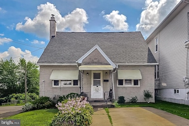 739 Grant St, Hazleton, PA 18201 - photo 3