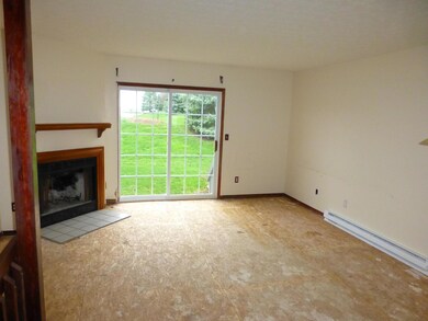 Great Room w Fireplace