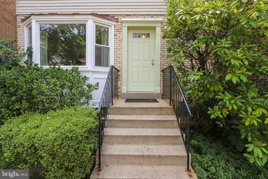 3041 Southern Elm Ct, Fairfax, VA 22031 - photo 3