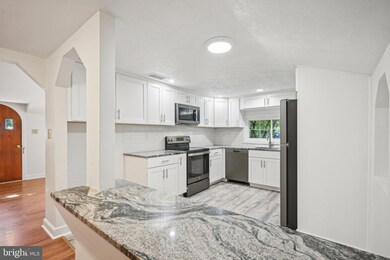 805 Glenwood St, Emmaus, PA 18049 - photo 6