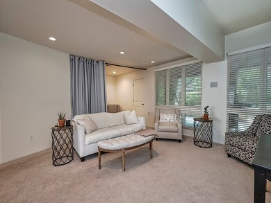 5030 5th Ave unit 102, Pittsburgh, PA 15232 - photo 4