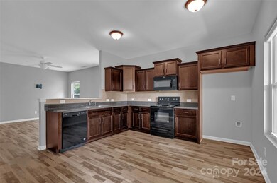 2318 Marthas Ridge Dr, Statesville, NC 28625 - photo 6