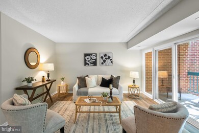 11835 Shire Ct unit 11B, Reston, VA 20191 - photo 2