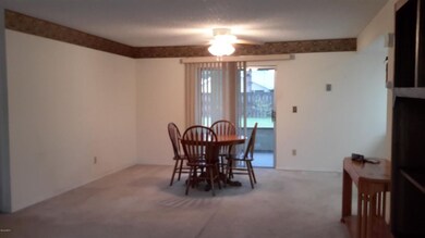 835 Dupont dining room
