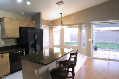 05_KitchenBreakfastNook