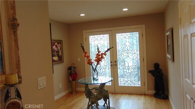 5133 Medina Rd, Woodland Hills, CA 91364 - photo 2