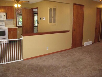 403 E Trowbridge St, Des Moines, IA 50315 - photo 7