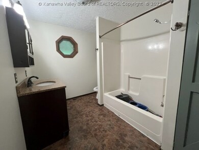 23 Kacey Place, Alum Creek, WV 25003 - photo 7