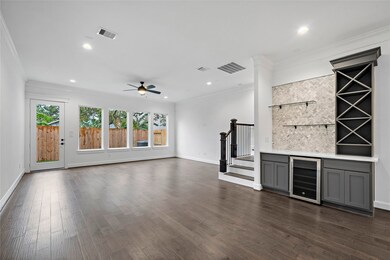 1723 Michigan St, Houston, TX 77006 - photo 4