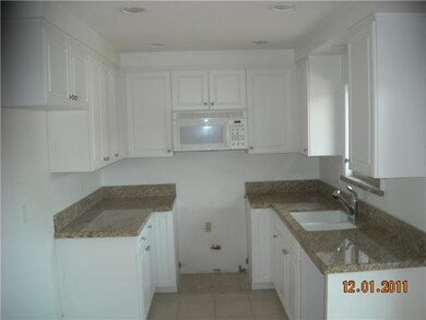 365 Hemlock Ave unit E, Carlsbad, CA 92008 - photo 2