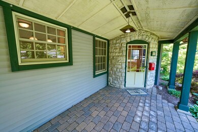 Richards Entrance II