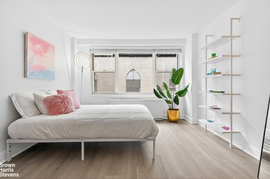 520 E 72nd St unit 4J, New York, NY 10021 - photo 2