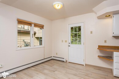 6227 Winding Way Anchorage AK-large-005-