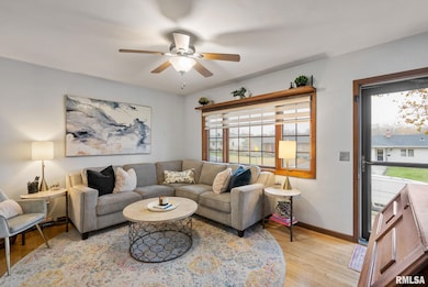 1804 E 31st St, Davenport, IA 52807 - photo 2