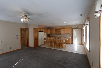 1A Fuller St unit R-3, Carver, MA 02330 - photo 6