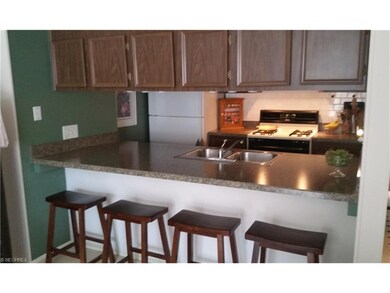 Kitchen with Breakfast Bar
