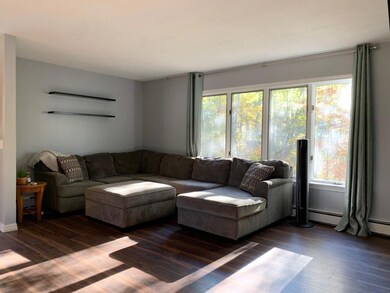 23 Crest living room 1