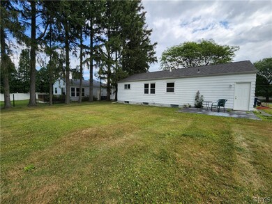 220 Camillus Dr, Camillus, NY 13031 - photo 4