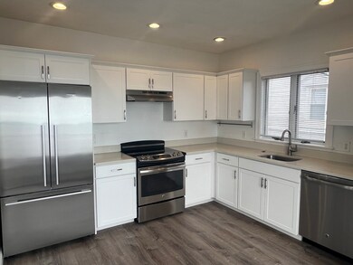 56 Humphrey St unit 5, Swampscott, MA 01907 - photo 3