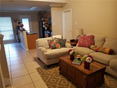 Spacious living room and smooth transition to kitc