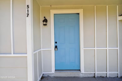 517 Lawrence Dr-05055