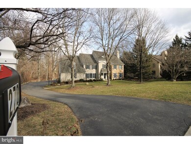 270 Ravenscliff Rd, Wayne, PA 19087 - photo 2