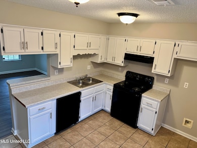 2928 Churchwell Dr, Horn Lake, MS 38637 - photo 3