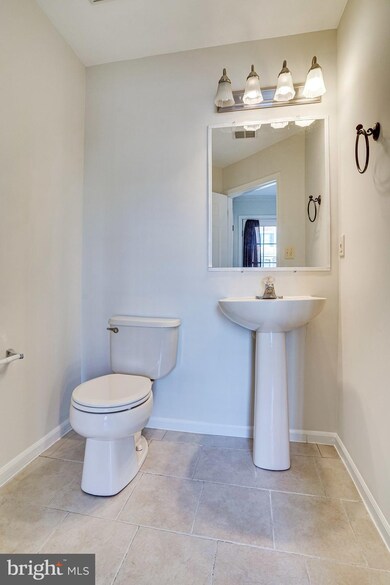 9207 Deer Crossing unit 44, Lorton, VA 22079 - photo 7