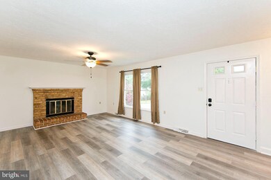 827 Appleseed Ct, Winchester, VA 22601 - photo 4