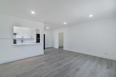 7800 Byron Ave unit 4, Miami Beach, FL 33141 - photo 5