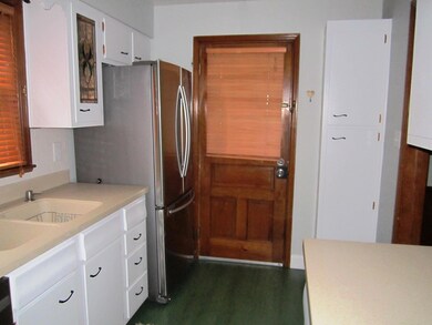 7 KITCHEN