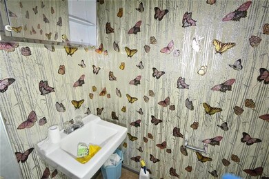 740 S 10th St, Allentown, PA 18103 - photo 4