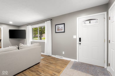 950 Countryside Ln, Columbus, IN 47201 - photo 4