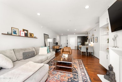 10878 Bloomfield St unit 107, Toluca Lake, CA 91602 - photo 7